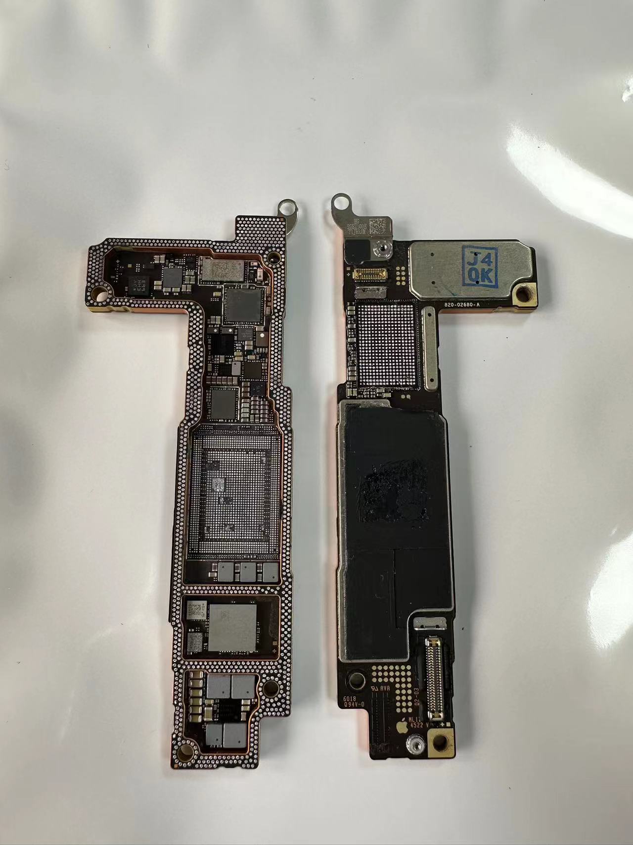 iPhone 15 4G CNC - Lower سفلية